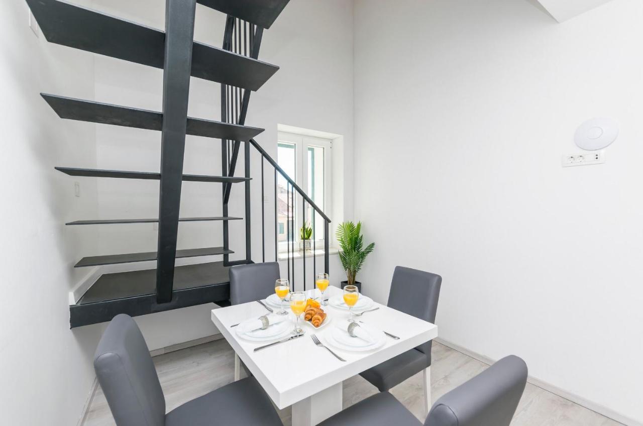 Apartments And Rooms Adriatic Suites ชิเบนิก ภายนอก รูปภาพ