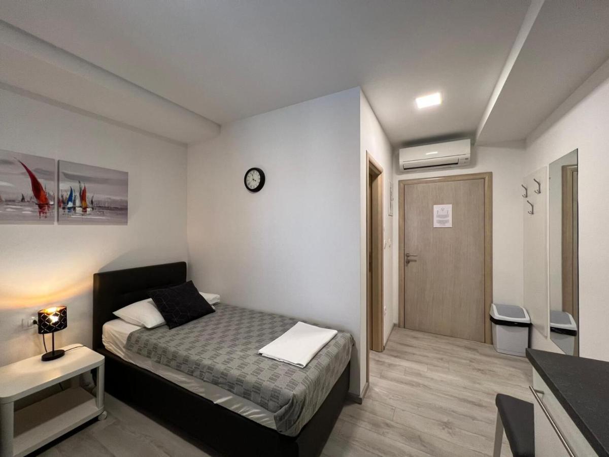 Apartments And Rooms Adriatic Suites ชิเบนิก ภายนอก รูปภาพ