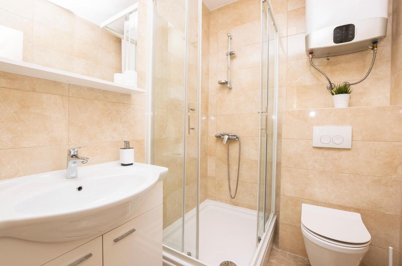 Apartments And Rooms Adriatic Suites ชิเบนิก ภายนอก รูปภาพ